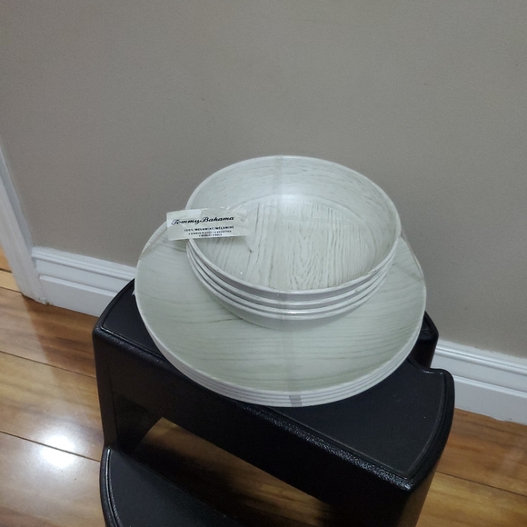 Tommy Bahama Dining Tommy Bahama Set Of Plates And Bowl Poshmark